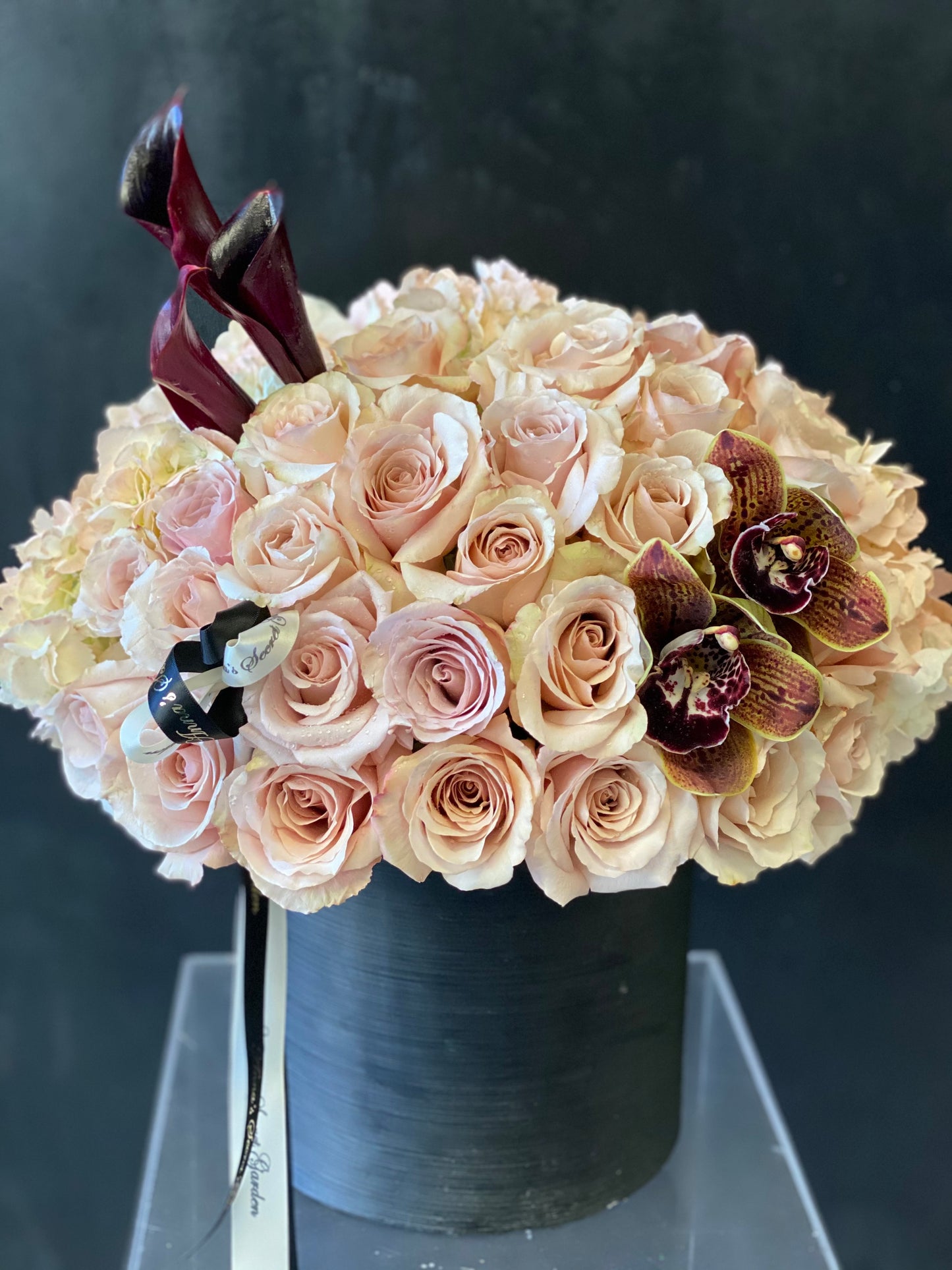 Black Ceramic Vase with Nude Roses