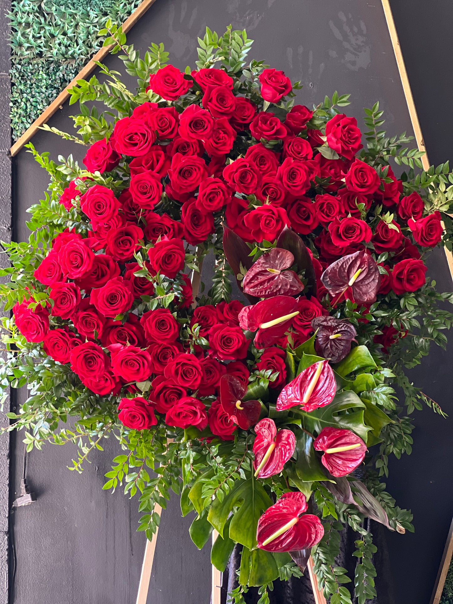 Diamond shape funeral arrangements